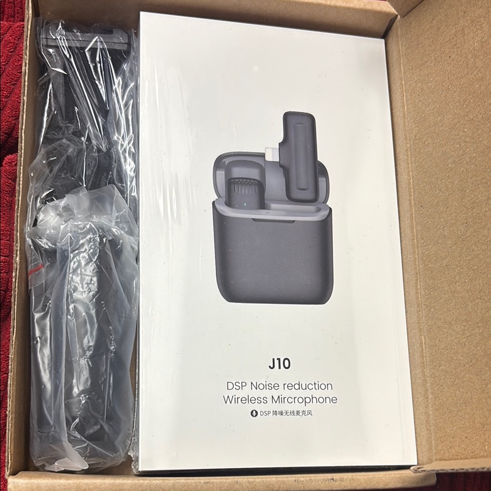 Hotec wireless microphone for iPhone iPad with charging case